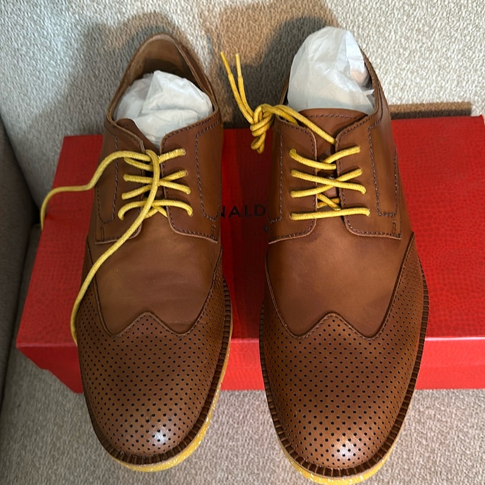 New Donald Pliner Oxford with Color Sole